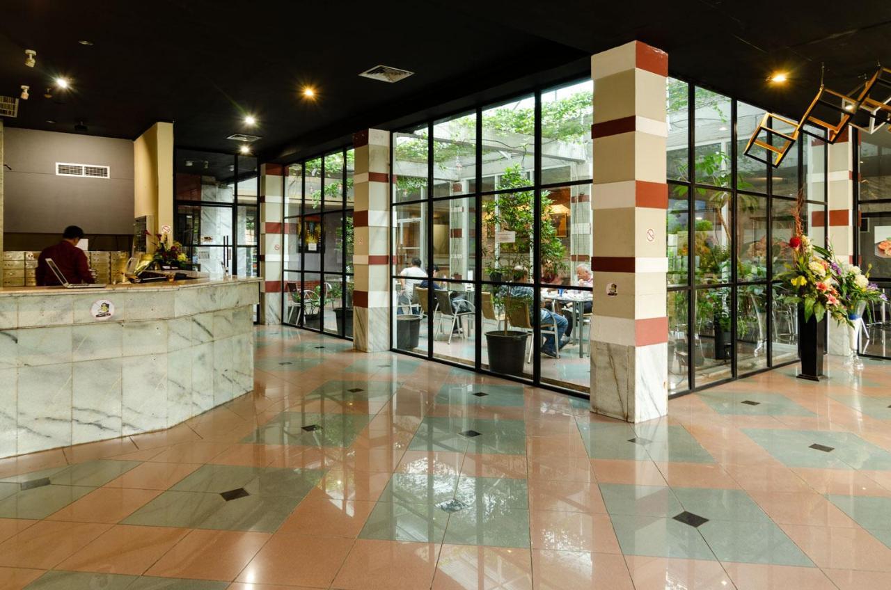 Hotel Peninsula Mangga Besar Cakarta Dış mekan fotoğraf