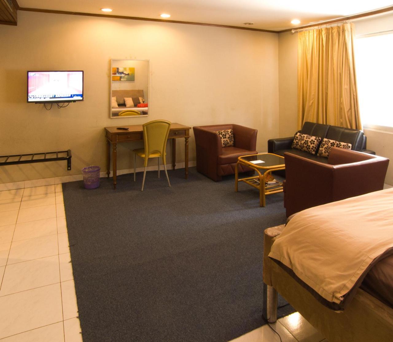 Hotel Peninsula Mangga Besar Cakarta Dış mekan fotoğraf
